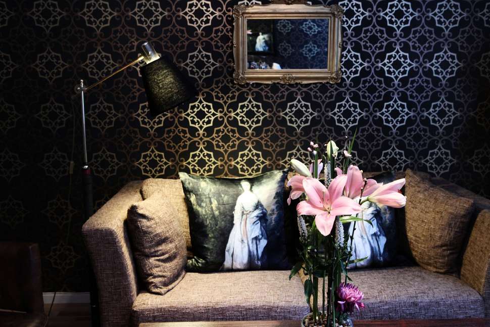 Een foto van het interieur van Corner Hotel