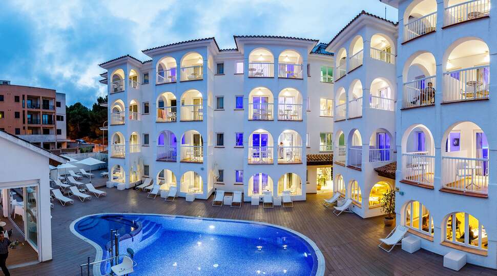 Een foto van R2 Bahia Cala Ratjada Design Hotel