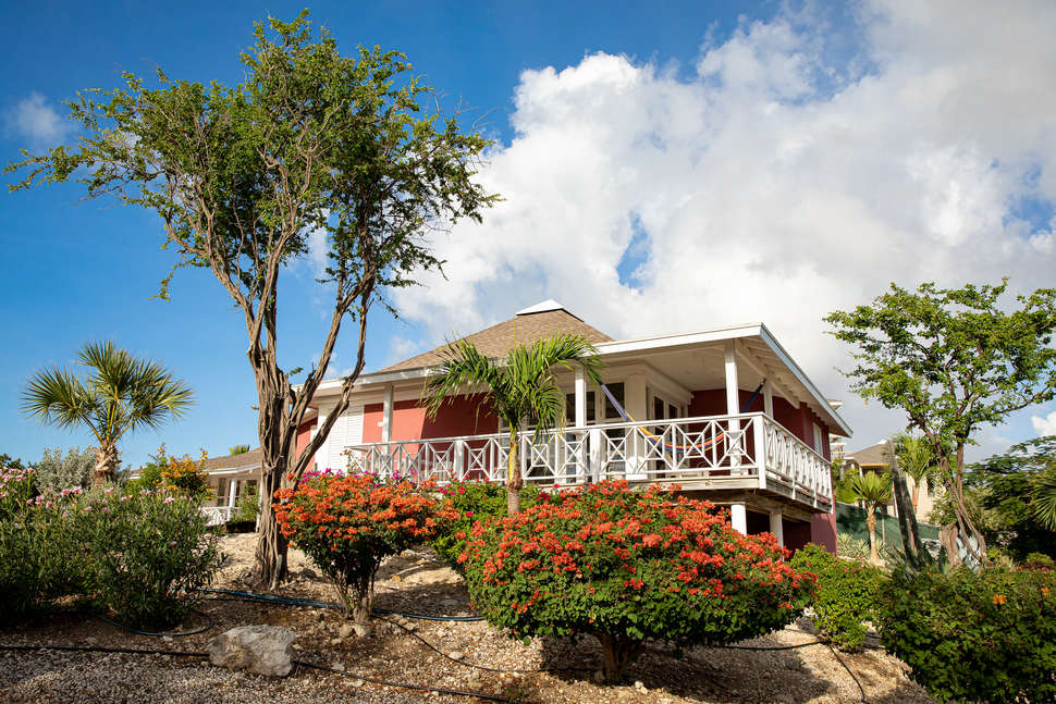 Een foto van de buitenkant van Time to Smile Chogogo Dive & Beach Resort Curacao