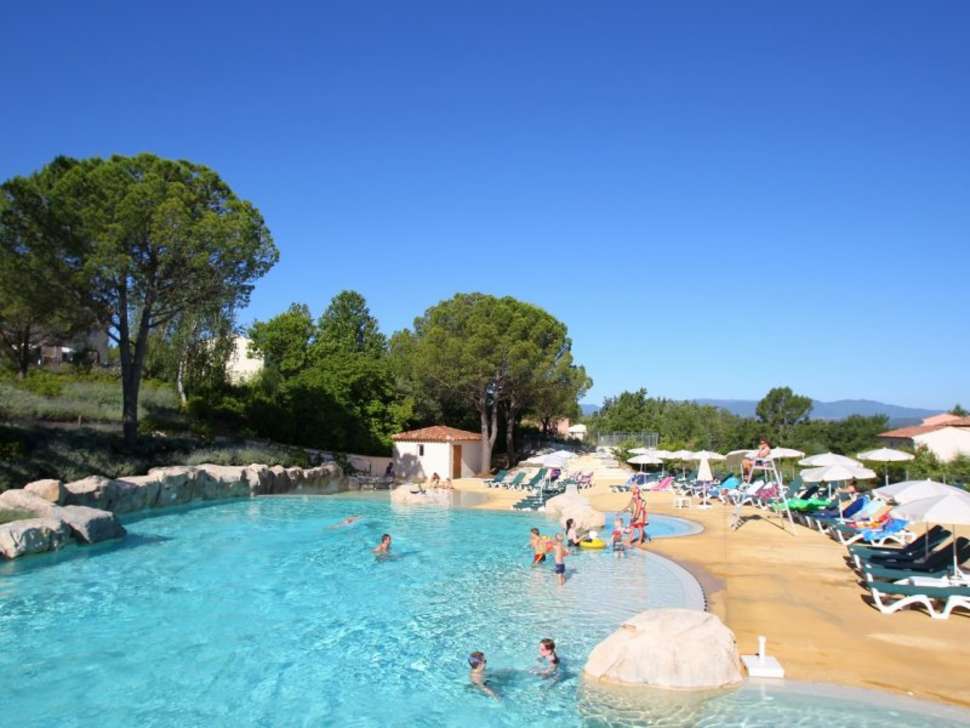 Een foto van het zwembad bij Pierre & Vacances Village Club Le Rouret