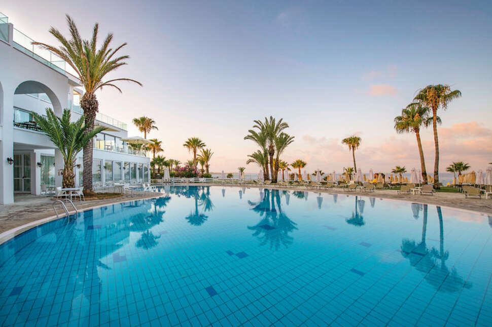 Ein Foto vom Pool im Akti Beach Village Resort