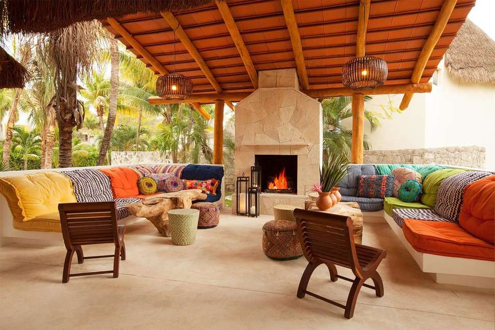 Een foto van het interieur van Mahekal Beach Resort