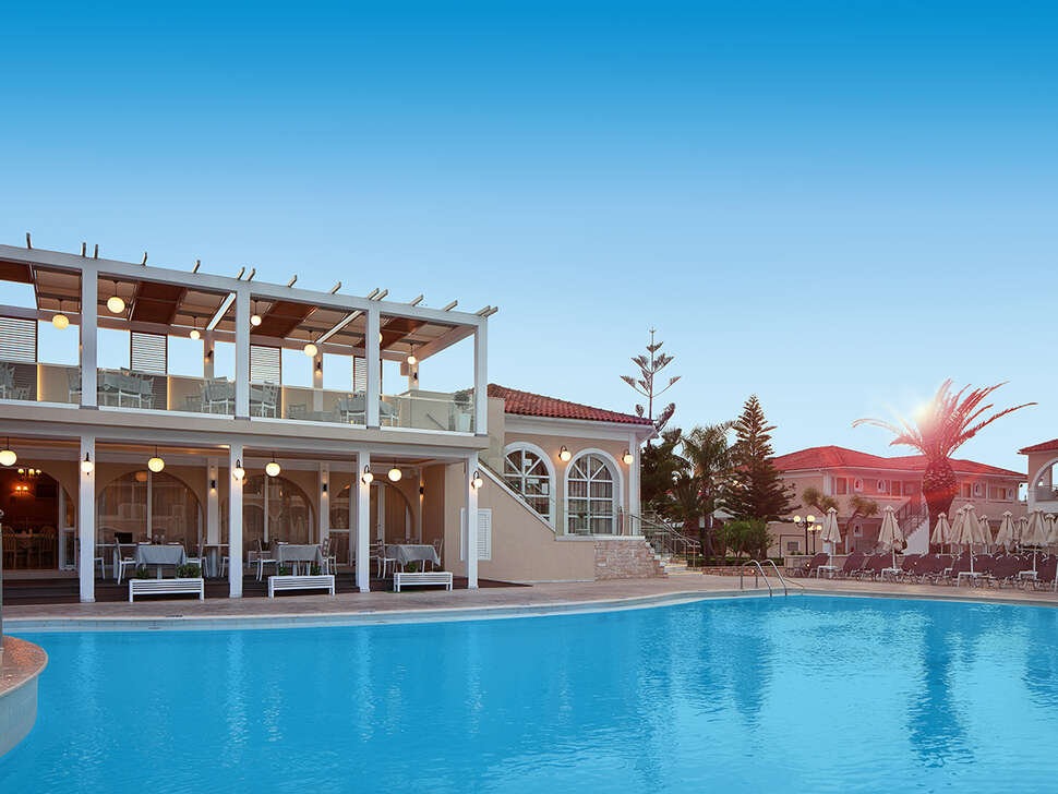 Een foto van het zwembad bij Marelen Hotel