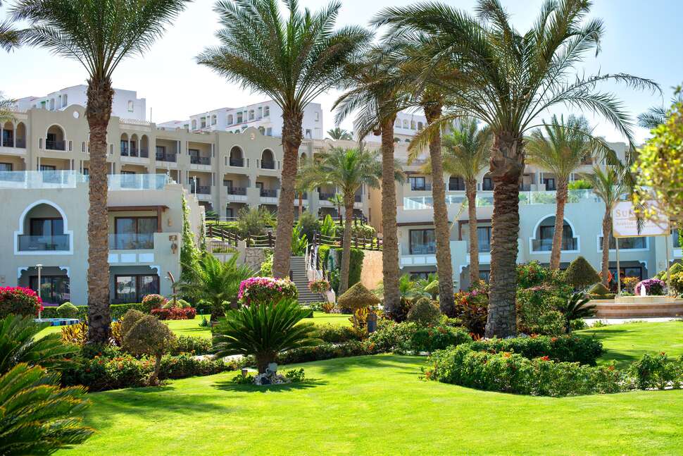 Een foto van de buitenkant van Sunrise Arabian Beach Resort