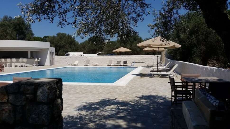 Een foto van het zwembad bij Saint George Resort Archangelos