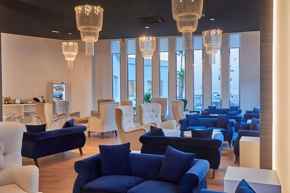 Een foto van het interieur van Hotel Ibersol Torremolinos Beach