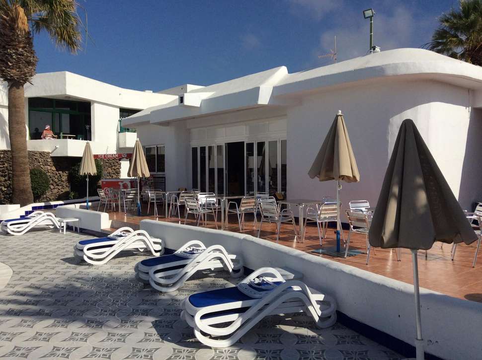 Een foto van het terras bij Appartementen Panorama