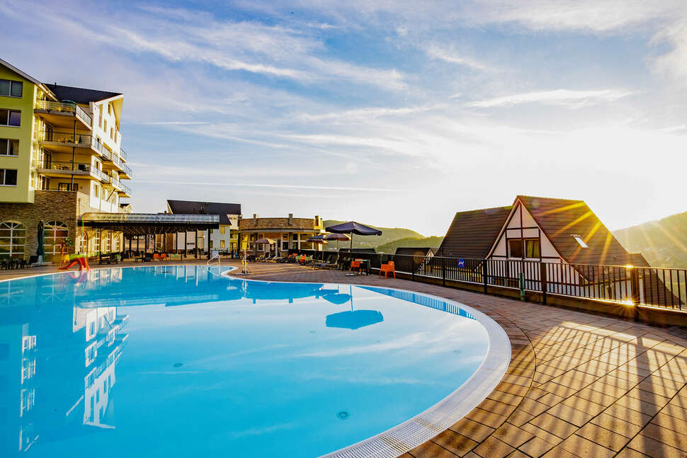 Een foto van het zwembad bij Dormio Resort Eifeler Tor
