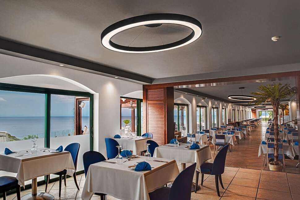 Een foto van de faciliteiten bij Apostolata Island Resort & Spa