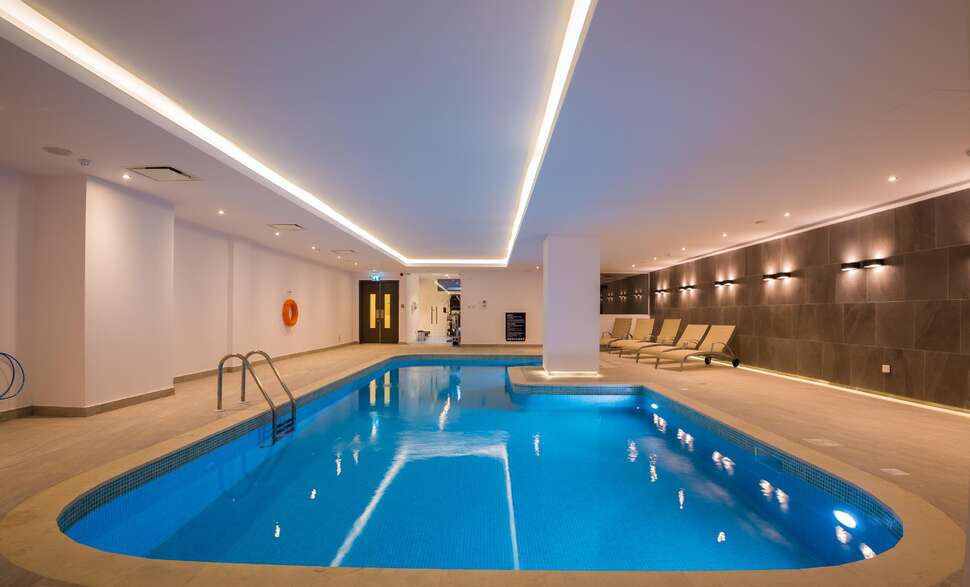 Ein Foto vom Pool im Protaras Plaza Hotel