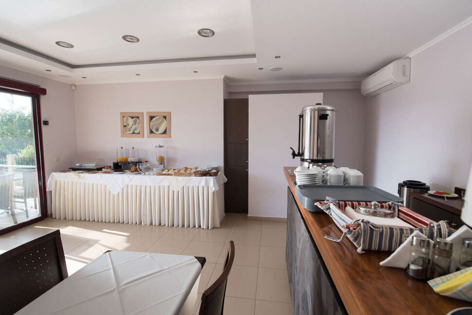 Een foto van Christina Studios