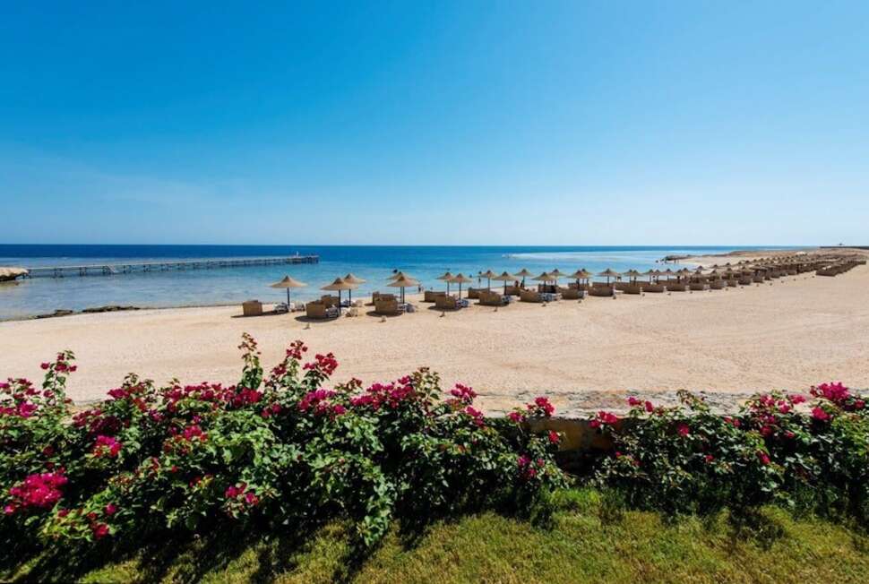 Een foto van het strand bij Concorde Moreen Beach Resort & Spa