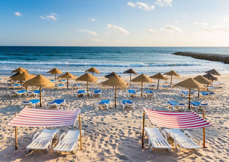 Een foto van het strand bij Tryp by Wyndham Lisboa Caparica Mar Hotel