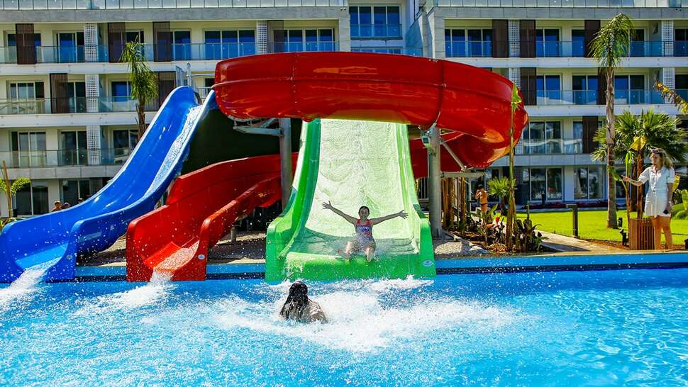 Ein Foto Courtyard Long Beach Holiday Resort