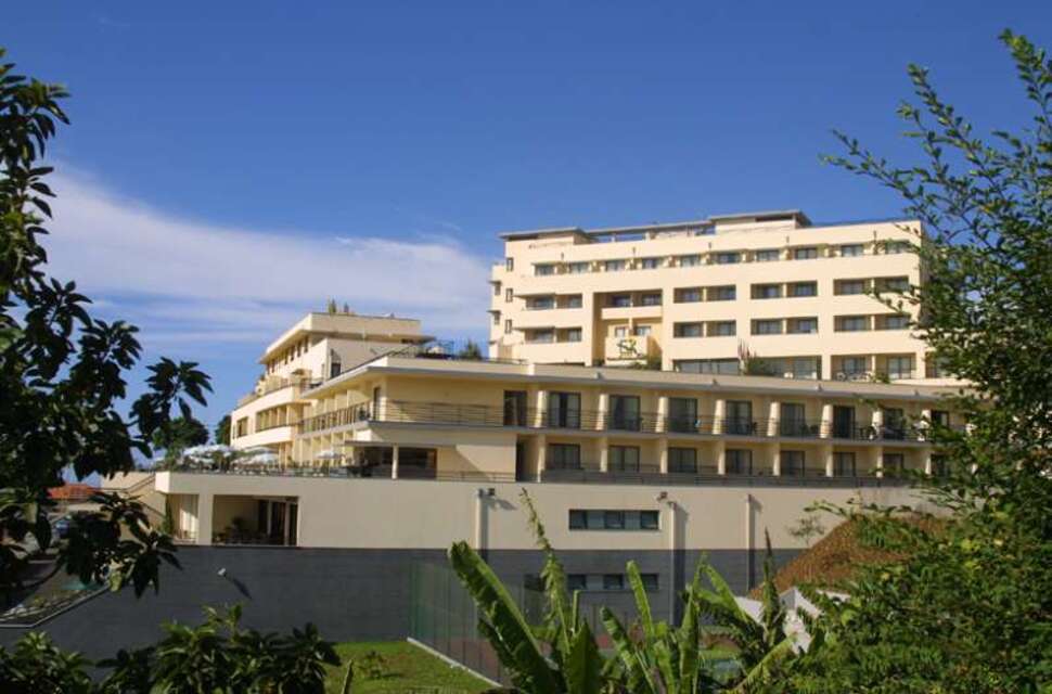 Een foto van de buitenkant van Hotel Madeira Panoramico