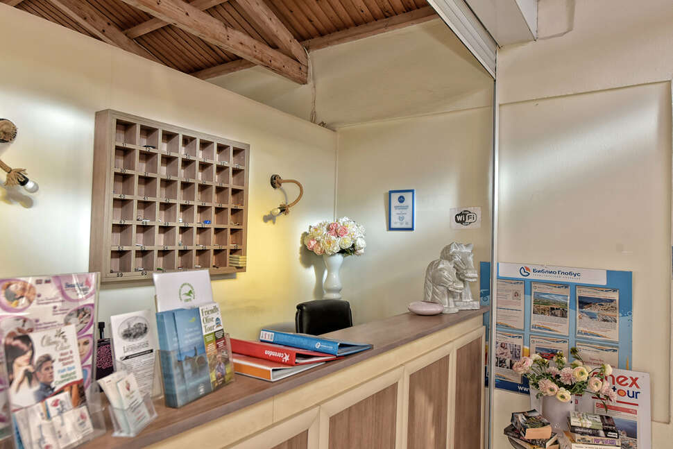 Een foto van het interieur van Kasapakis Aparthotel