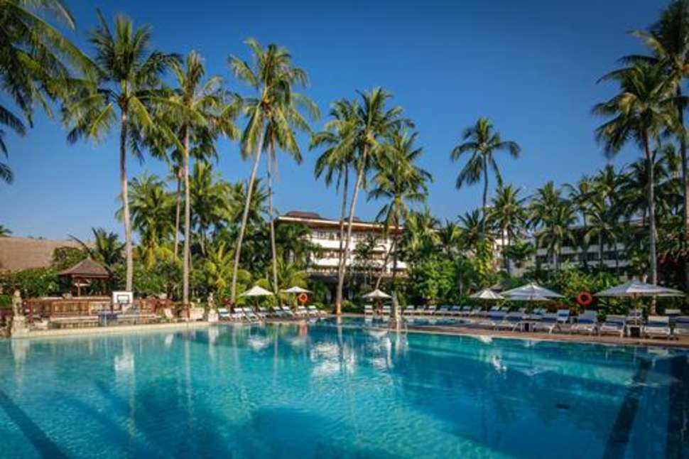 Een foto van het zwembad bij Prama Sanur Beach Bali