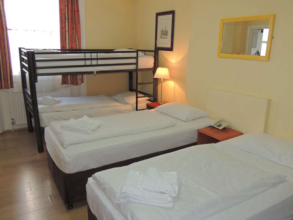 Een foto van Dolphin Hotel