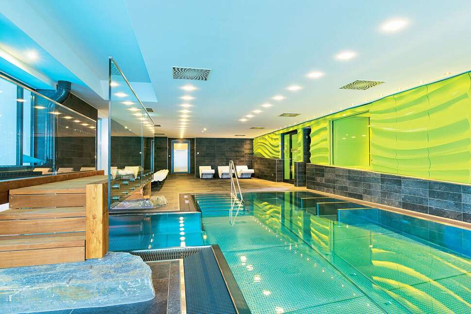 Een foto van het zwembad bij Alpinresort Sport & Spa