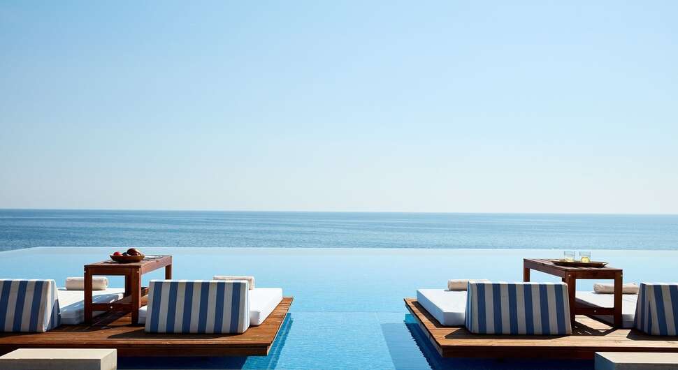 Een foto van het zwembad bij Cavo Olympo Luxury Hotel & Spa