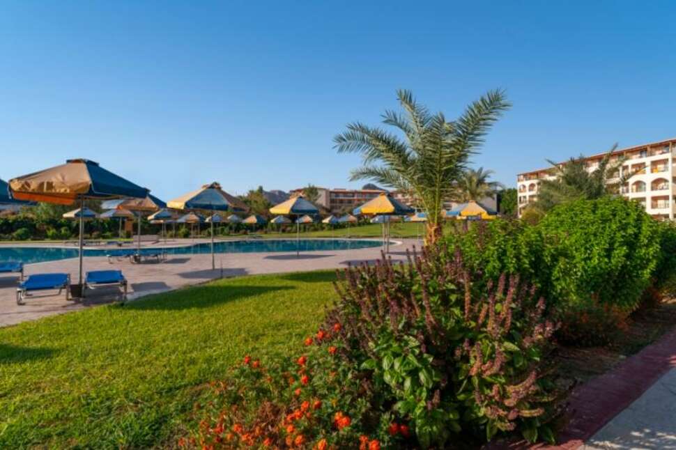Een foto van het zwembad bij Myrina Beach Hotel
