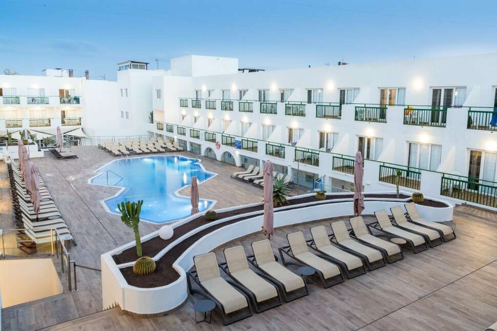 Een foto van het zwembad bij Appartementen Dunas Club