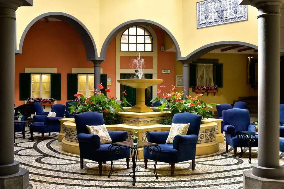 Een foto van het interieur van Pestana Village Garden Resort