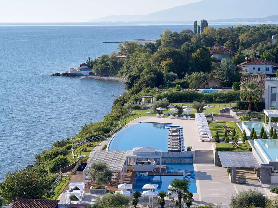 Een foto van het zwembad bij Cavo Olympo Luxury Hotel & Spa