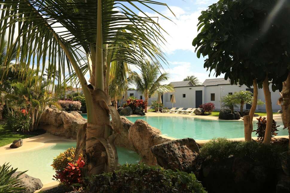 Een foto van het zwembad bij R2 Romantic Fantasia Dreams & Suites Hotel