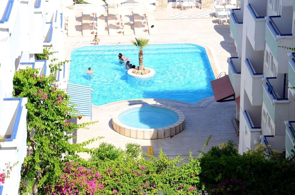 Een foto van Sunpoint Suites Hotel