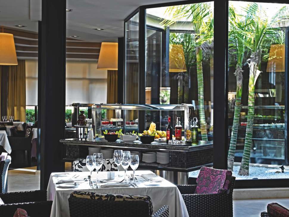 Een foto van het terras bij Protur Turo Pins Hotel