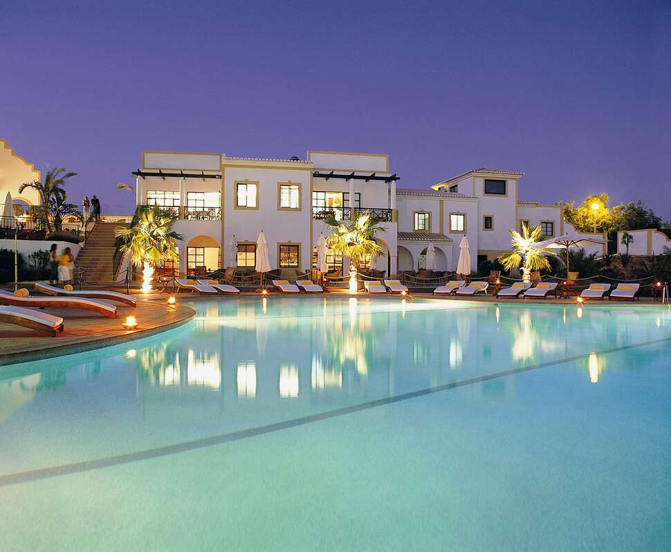 Een foto van het zwembad bij Vale d'el Rei Hotel & Villas