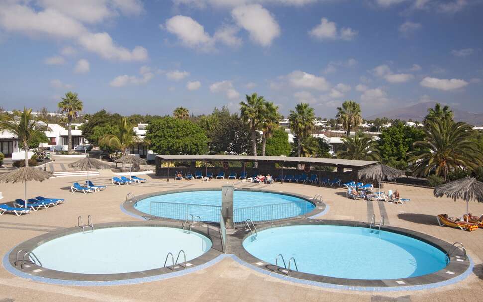 Een foto van het zwembad bij Bungalows Playa Limones