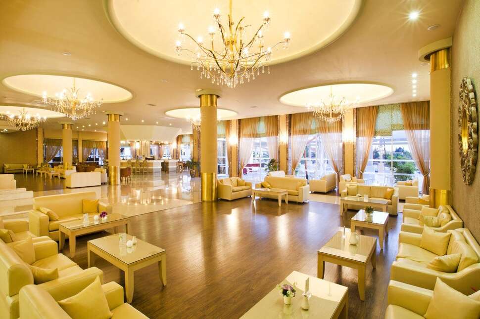 Een foto van het interieur van Kipriotis Village Resort