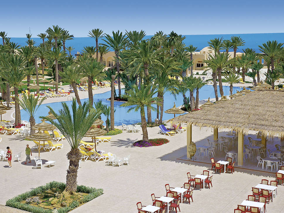 Een foto van het zwembad bij Zita Beach Resort