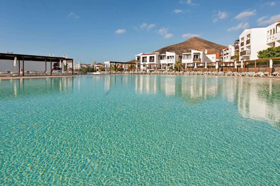 Een foto van het zwembad bij Fuerteventura Princess
