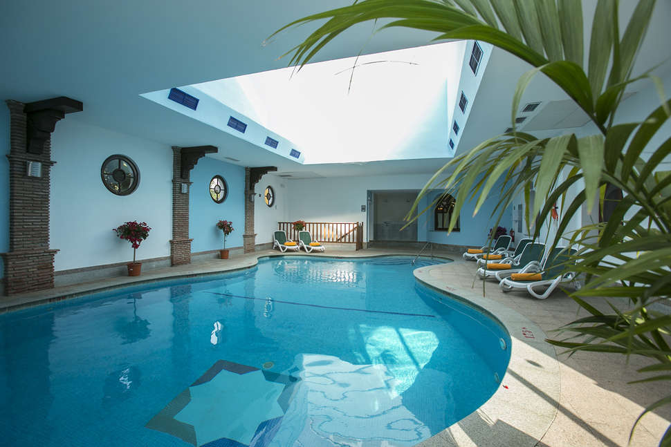 Een foto van het zwembad bij Ona Alanda Club Marbella