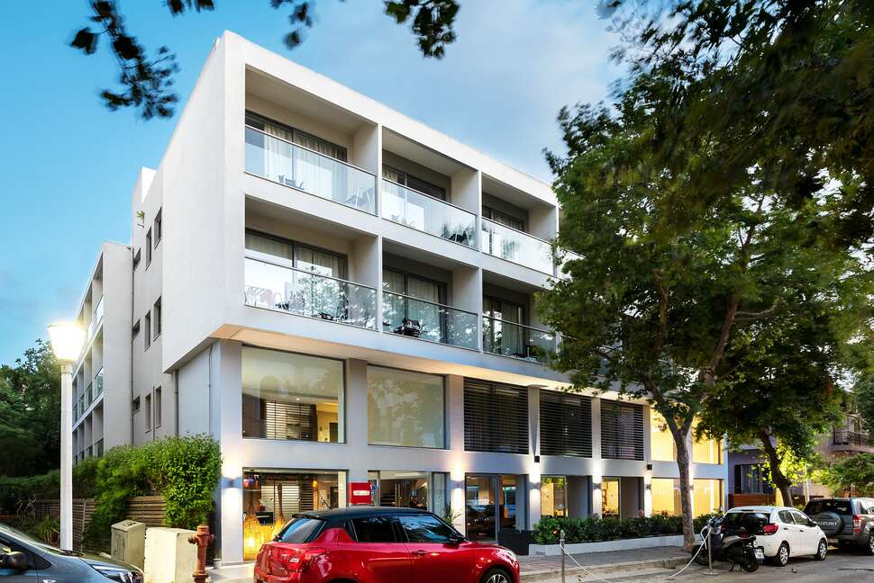 Een foto van de buitenkant van Oktober Downtown Boutique Hotel