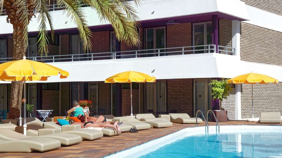 Een foto van de buitenkant van Las Jacarandas Beach