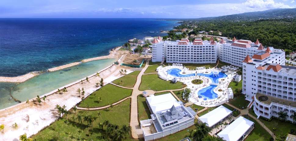 Een foto van de buitenkant van Luxury Bahia Principe Runaway Bay