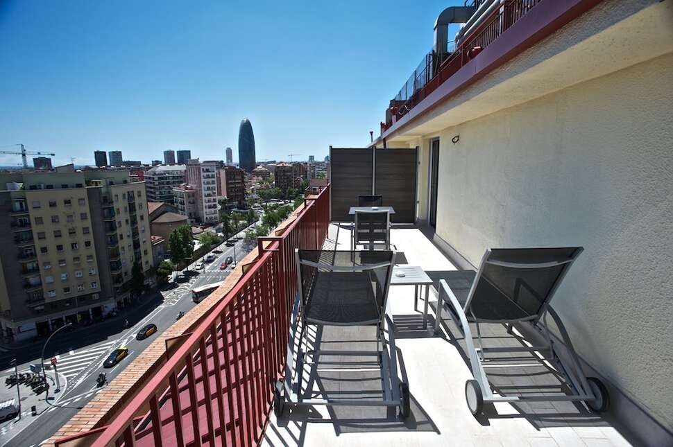 Een foto van het terras bij Catalonia Atenas