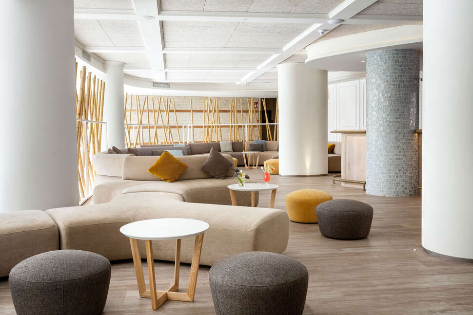 Een foto van het interieur van Hotel Tigotan Lovers & Friends