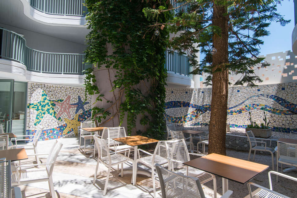 Een foto van Alia Beach Hotel