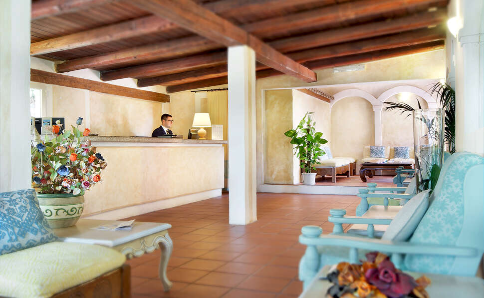 Ein Foto Colonna Hotel Du Golf