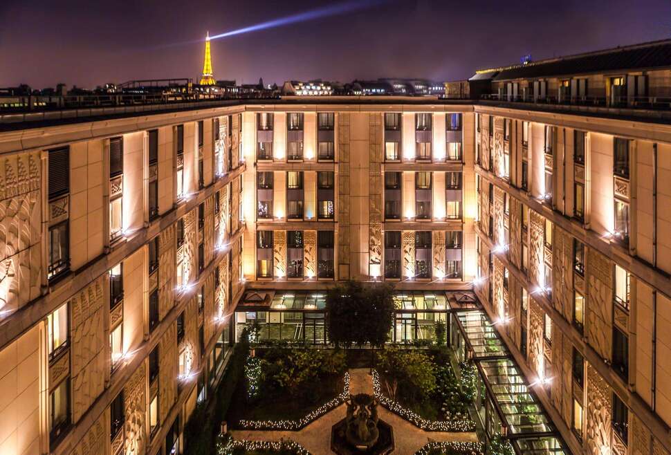 Ein Foto von der Außenansicht des Hotel du Collectionneur