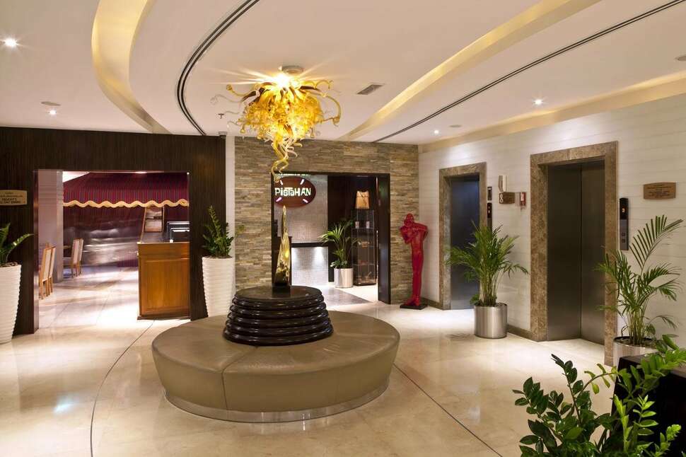 Een foto van het interieur van Landmark Grand Hotel