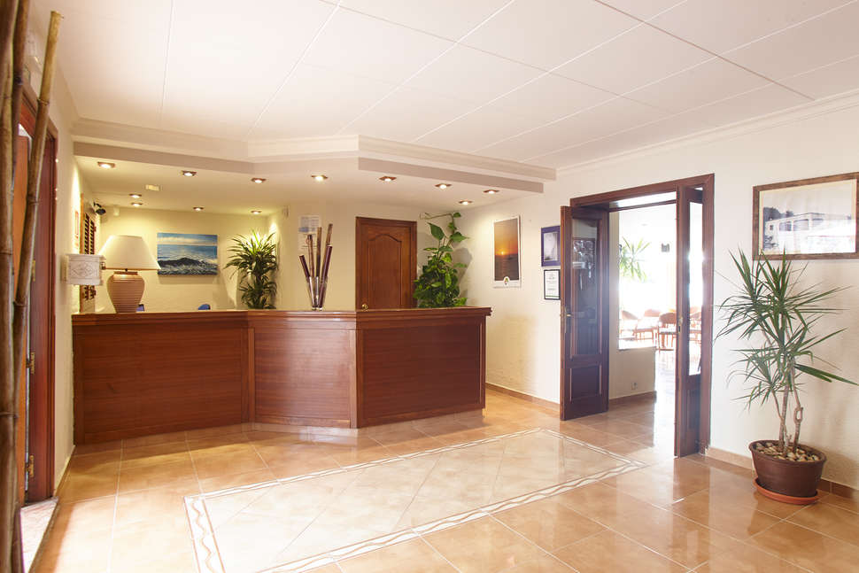 Een foto van het interieur van Hostel Mar & Huerta