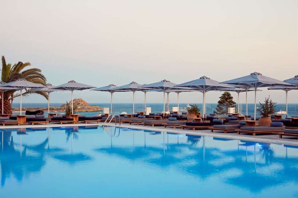 Een foto van het zwembad bij Myconian Ambassador - Relais & Chateaux