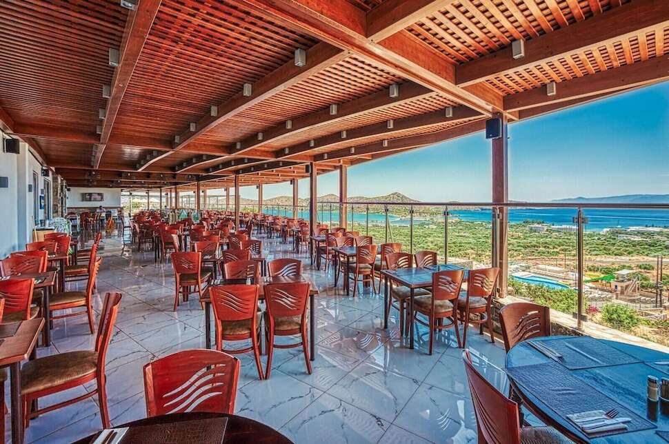 Een foto van de faciliteiten bij Elounda Water Park Residence Hotel