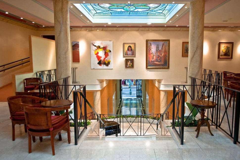 Een foto van het interieur van Aparthotel RF Astoria